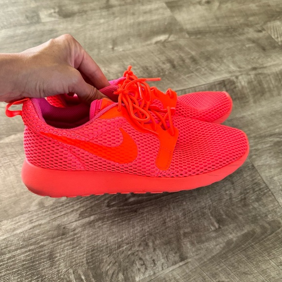 NIKE Roshe One Hyperfuse 8.5 - Picture 4 of 4